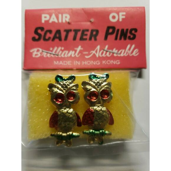 7Vintage Brooches Pair of Owls with Bows Enamel Scatter Pins New Old Stock B-7 - Picture 1 of 1